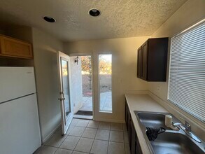 1301 Villa Chamisa NE in Albuquerque, NM - Foto de edificio - Building Photo