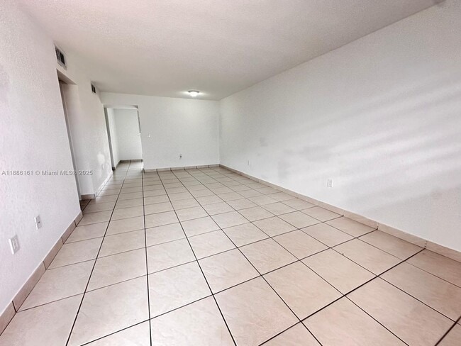 1380 W 41st St in Hialeah, FL - Building Photo - Building Photo