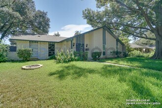 8730 Grenadier Dr in Dallas, TX - Building Photo - Building Photo