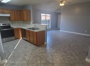 14927 Diamond Way in Baytown, TX - Building Photo - Building Photo
