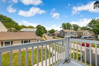 1277 Pearl Ave, Unit 1277 Pearl Ln Unit D in Glendale Heights, IL - Foto de edificio - Building Photo