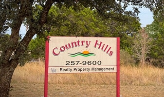 Country Hills in Kerrville, TX - Building Photo