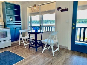 13260 E St Rt 106 St in Belfair, WA - Building Photo - Building Photo