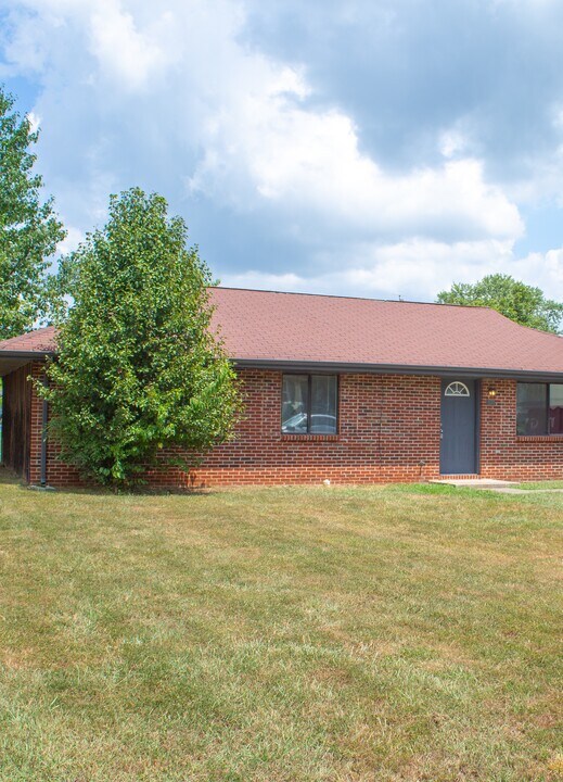 118 E St in Clarksville, TN - Building Photo