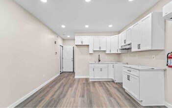 335 Spring St-Unit -2nd Floor Apartment D in Trenton, NJ - Building Photo - Building Photo