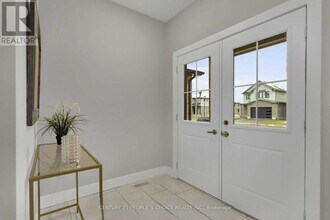 3014 Doyle Dr. in London, ON - Building Photo - Building Photo