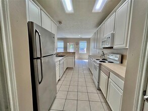 2811 Hackamore Hollow Ln in Houston, TX - Building Photo - Building Photo