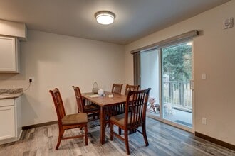 1621 SW Mulberry Pl in Oak Harbor, WA - Building Photo - Building Photo