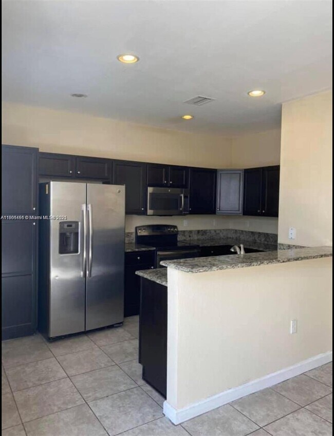 9401 SW 171st Pl in Miami, FL - Building Photo - Building Photo