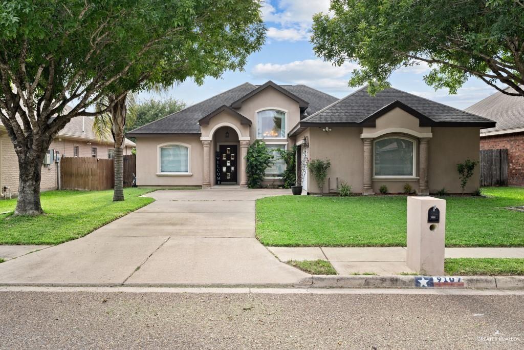 9107 N 26th Ln in McAllen, TX - Foto de edificio