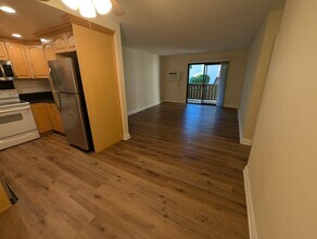 10246 Black Mountain Rd, Unit 127 in San Diego, CA - Building Photo - Building Photo