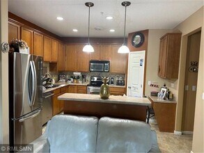 10740 Town Square Dr NE in Blaine, MN - Building Photo - Building Photo