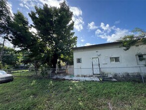 6027 NW 22nd Ave in Miami, FL - Building Photo - Building Photo