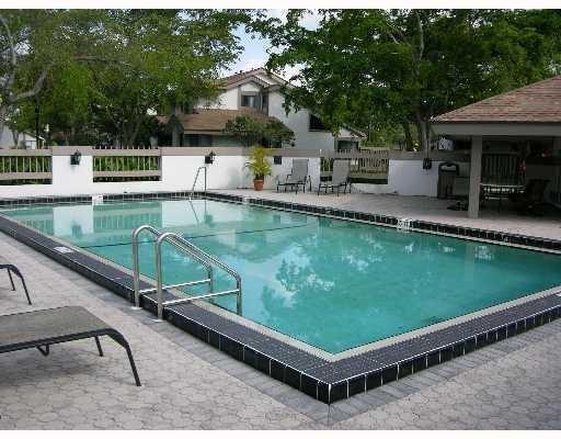 9259 SW 1st St in Plantation, FL - Foto de edificio