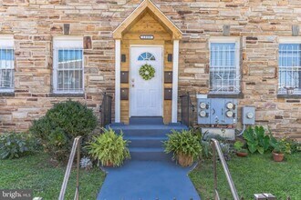 1223 Simms Pl NE in Washington, DC - Foto de edificio - Building Photo