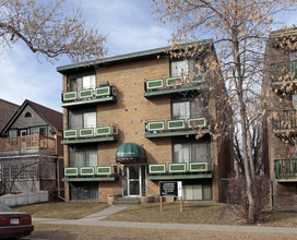 Canterbury House in Calgary, AB - Building Photo - Building Photo