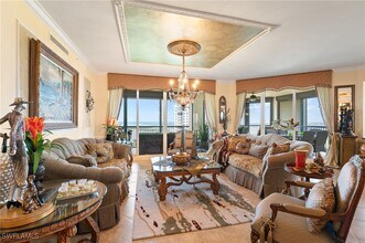 4875 Pelican Colony Blvd in Bonita Springs, FL - Foto de edificio - Building Photo