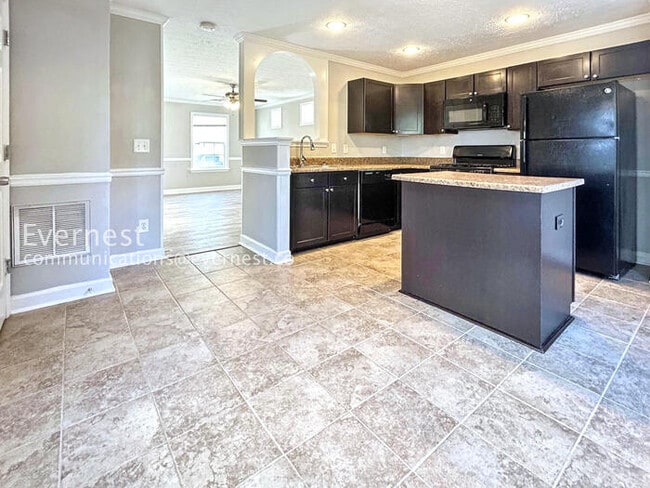 property at 113 Oak Grove Pl