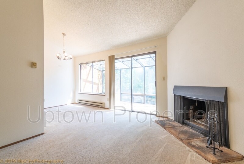 254 Cervantes Cir in Lake Oswego, OR - Building Photo