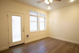 2007 NE Broadway in Portland, OR - Building Photo - Building Photo