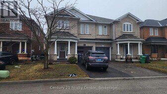 17 Vermont Rd in Brampton, ON - Building Photo