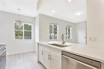 11012 Legacy Dr in Palm Beach Gardens, FL - Building Photo - Building Photo