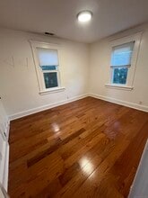 35 Pine St in Torrington, CT - Foto de edificio - Building Photo