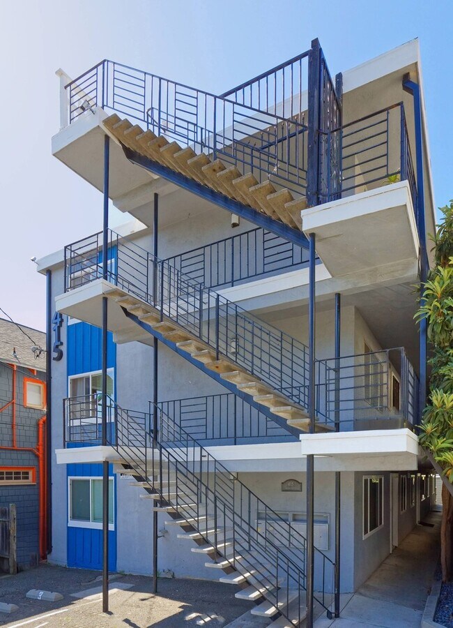 415 Adams St. in Oakland, CA - Building Photo - Building Photo