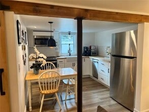 207 Main Ave in Warwick, RI - Building Photo - Building Photo