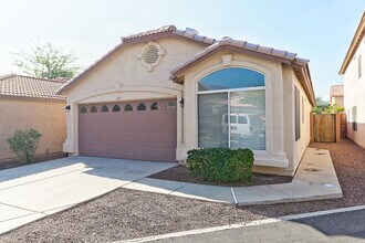 2221 E Union Hills Dr in Phoenix, AZ - Building Photo - Building Photo