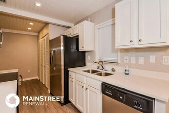 2426 Stratford Dr in Sarasota, FL - Foto de edificio - Building Photo