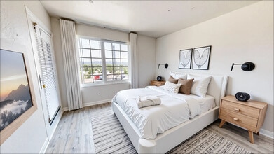 Riverglen Apartments in Los Angeles, CA - Building Photo - Building Photo