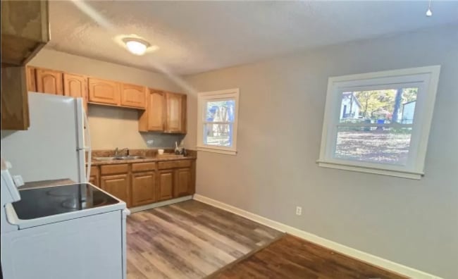 264 E McLelland Ave in Mooresville, NC - Foto de edificio - Building Photo