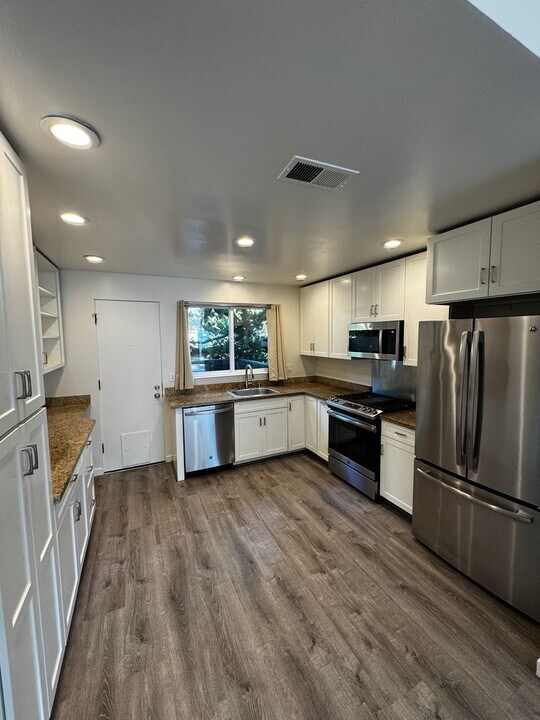 490 Fulton St in Palo Alto, CA - Building Photo