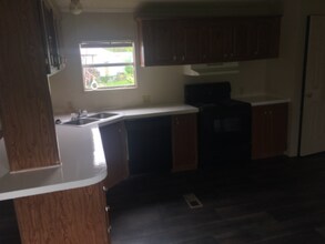 199 Tamanda Ln in Freeport, TX - Foto de edificio - Building Photo