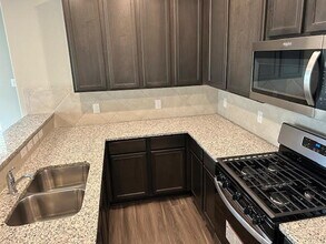946 Luke Darrell Dr in Arcola, TX - Building Photo - Building Photo