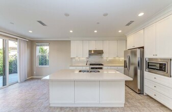 63 Waterleaf in Irvine, CA - Building Photo - Building Photo