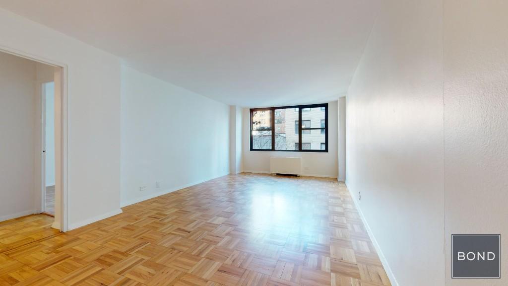 333 E 49th St in New York, NY - Building Photo