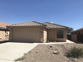 7352 E Weeping Willow Dr in Tucson, AZ - Building Photo - Building Photo