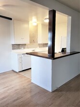 1150 Manhattan Beach Blvd in Manhattan Beach, CA - Building Photo - Building Photo