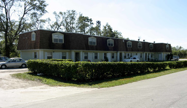 Scot's Arms Apartments in Orlando, FL - Building Photo - Building Photo