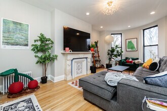 239 W Newton St, Unit 2 in Boston, MA - Foto de edificio - Building Photo