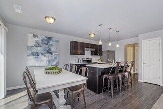 1014 W Villas Dr in Vicksburg, MI - Building Photo - Building Photo