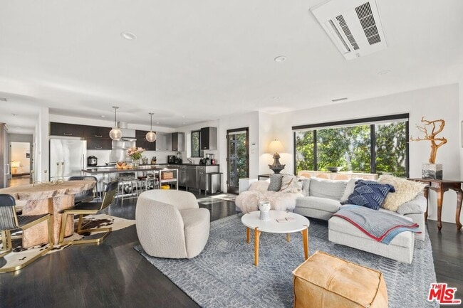 property at 5721 Valley Oak Dr