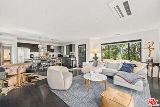 5721 Valley Oak Dr in Los Angeles, CA - Building Photo - Building Photo