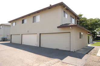 1414 Essex Way in San Jose, CA - Building Photo - Building Photo