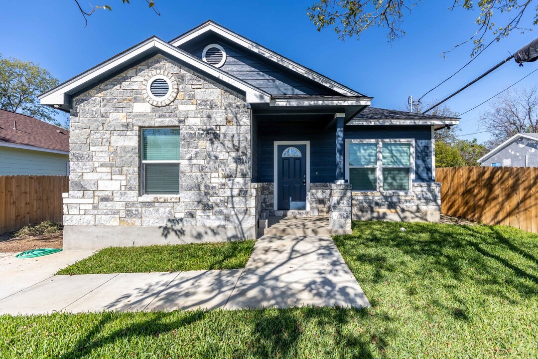 479 Corliss in San Antonio, TX - Building Photo