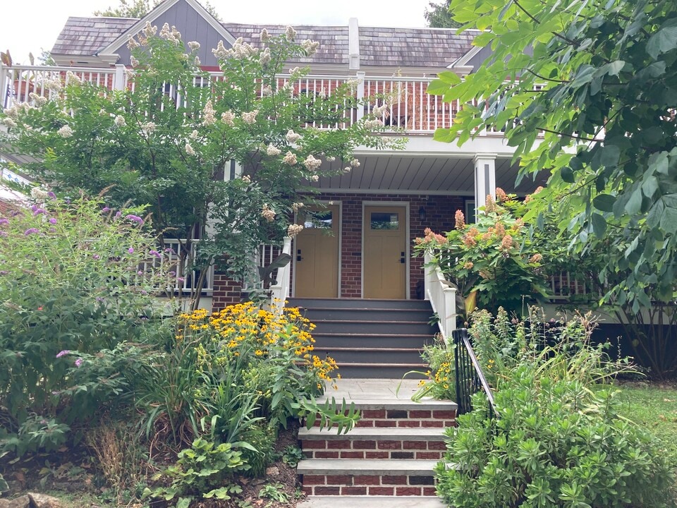 7006 Boyer St, Unit 1st Floor in Philadelphia, PA - Building Photo