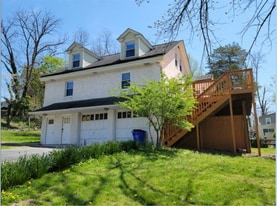 498 Manatawny St in Pottstown, PA - Building Photo