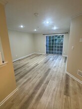 1326 Waterford Dr in Edison, NJ - Building Photo - Building Photo